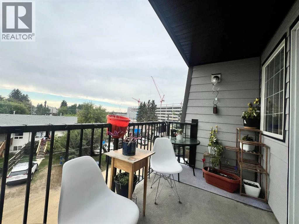 303, 3730 50 Avenue, Red Deer, Alberta  T4N 3Y8 - Photo 3 - A2337622