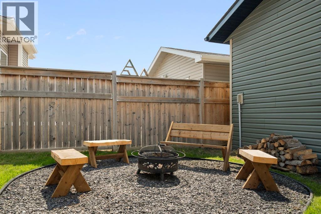 12 Fireside Burrow, Cochrane, Alberta  T4C 0T3 - Photo 34 - A2334944