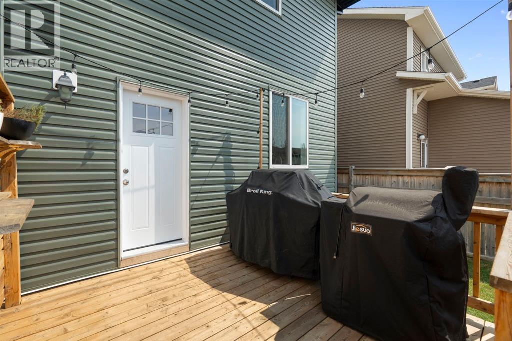 12 Fireside Burrow, Cochrane, Alberta  T4C 0T3 - Photo 36 - A2334944