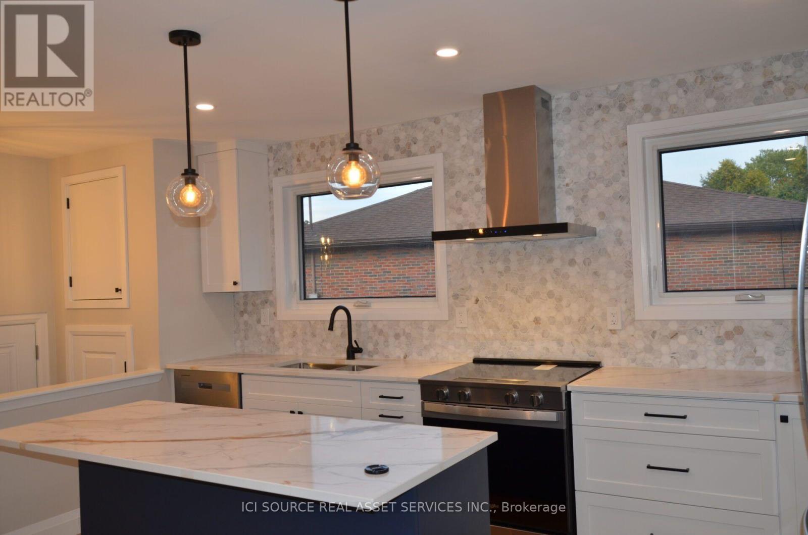 23 Sunset Road, Clarington, Ontario  L1C 2E5 - Photo 2 - E13720280