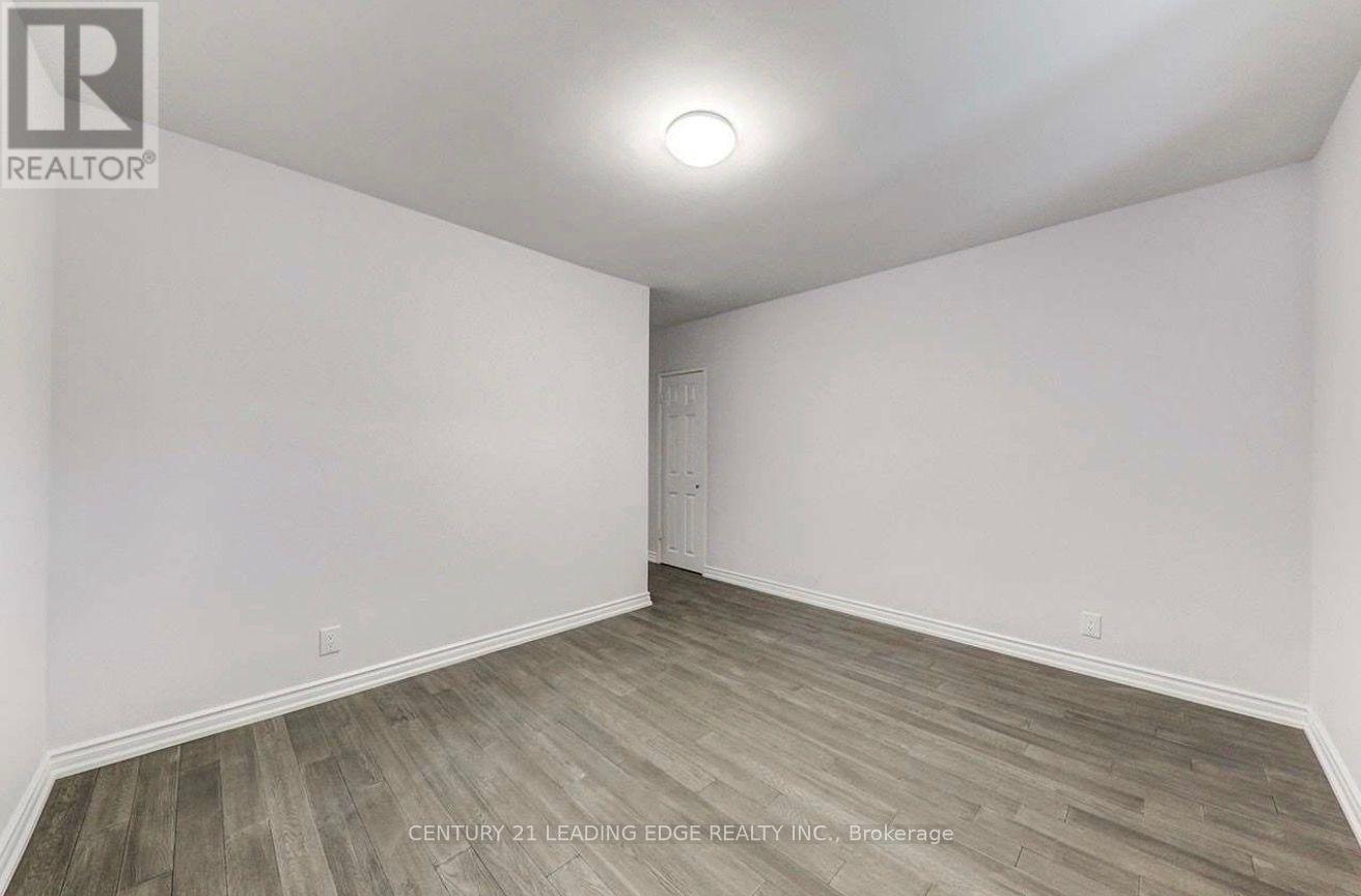 301 Rossland Road W, Whitby, Ontario  L1N 3H8 - Photo 11 - E13720292