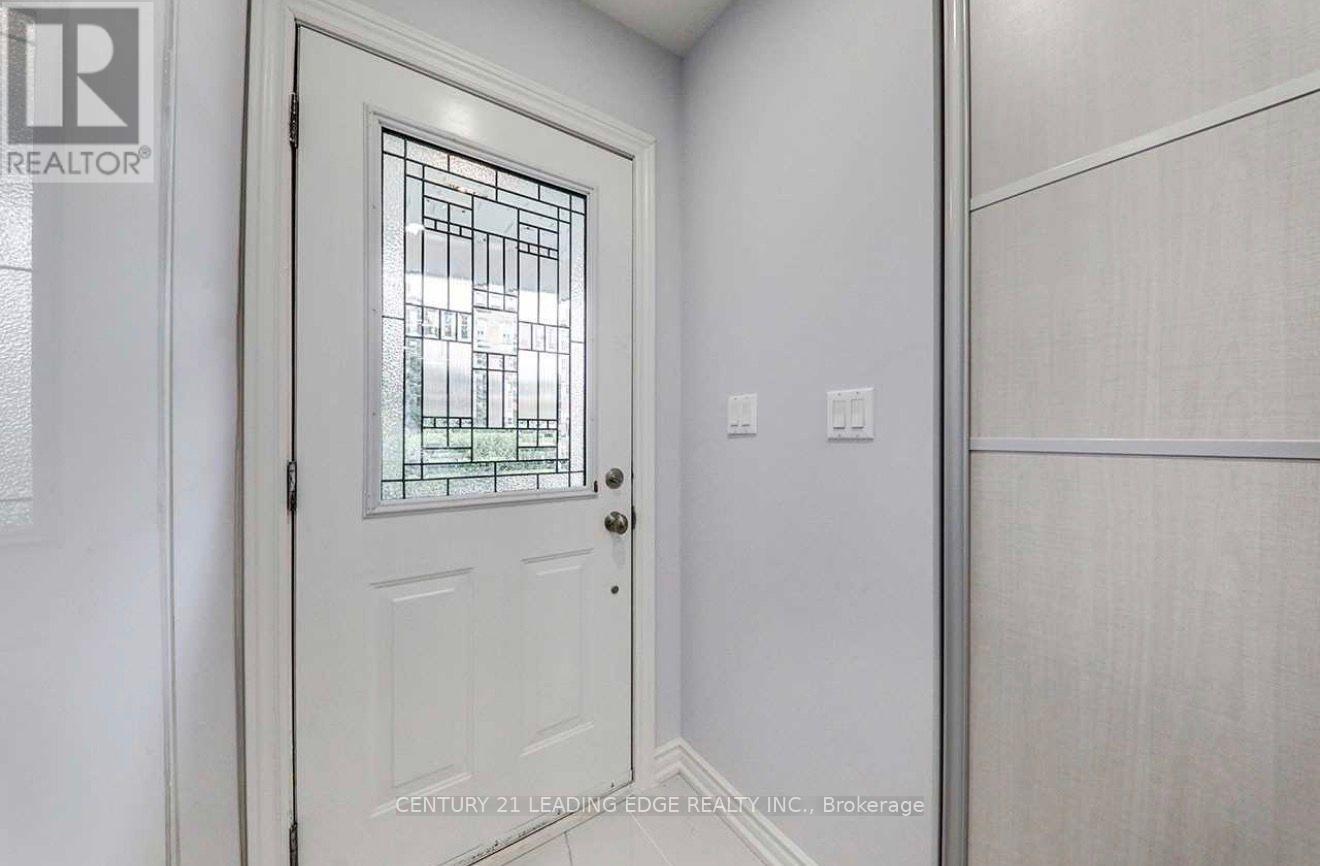 301 Rossland Road W, Whitby, Ontario  L1N 3H8 - Photo 17 - E13720292