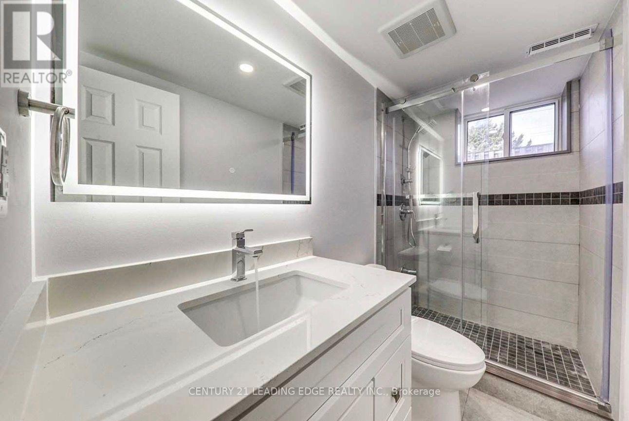 301 Rossland Road W, Whitby, Ontario  L1N 3H8 - Photo 3 - E13720292
