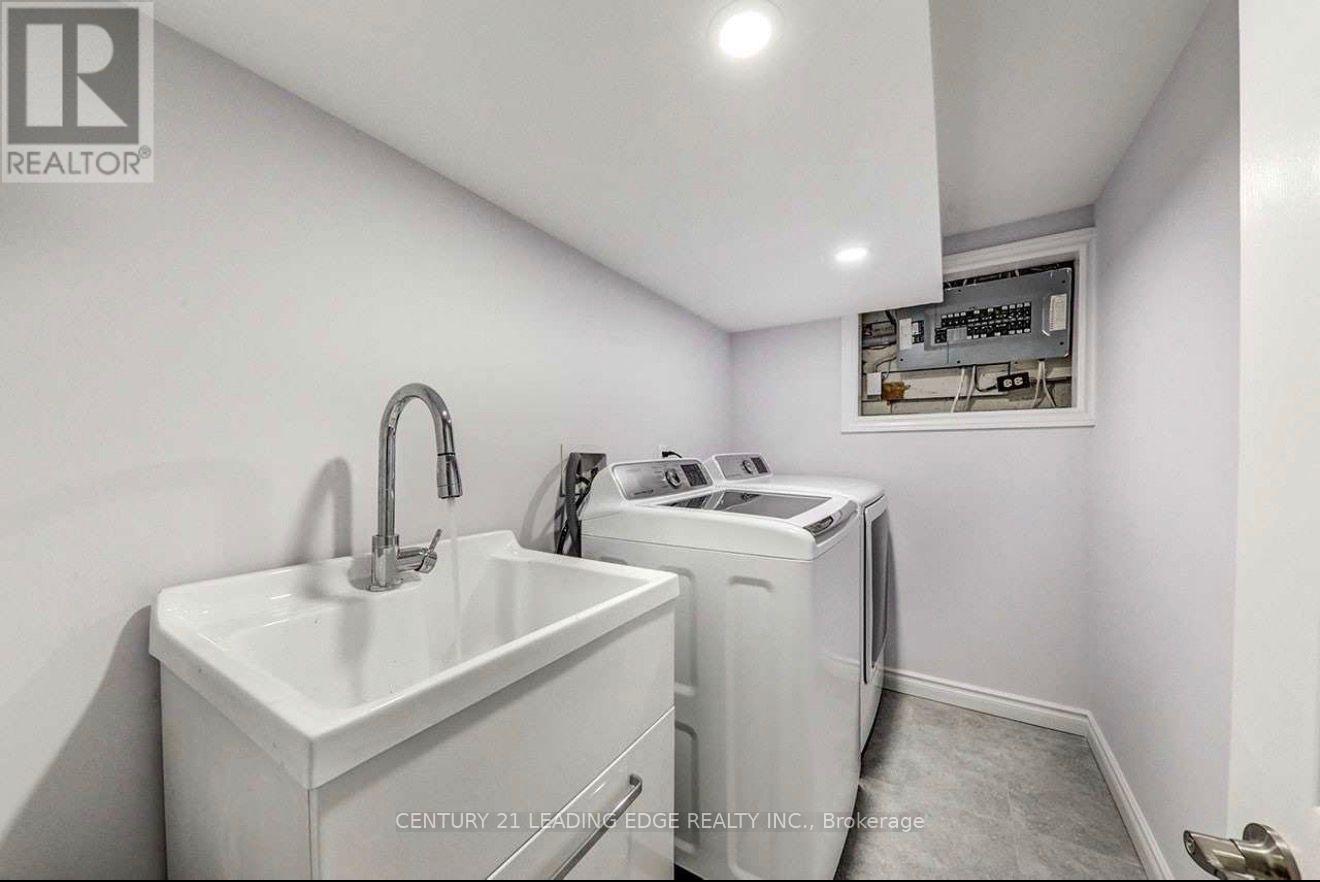 301 Rossland Road W, Whitby, Ontario  L1N 3H8 - Photo 4 - E13720292