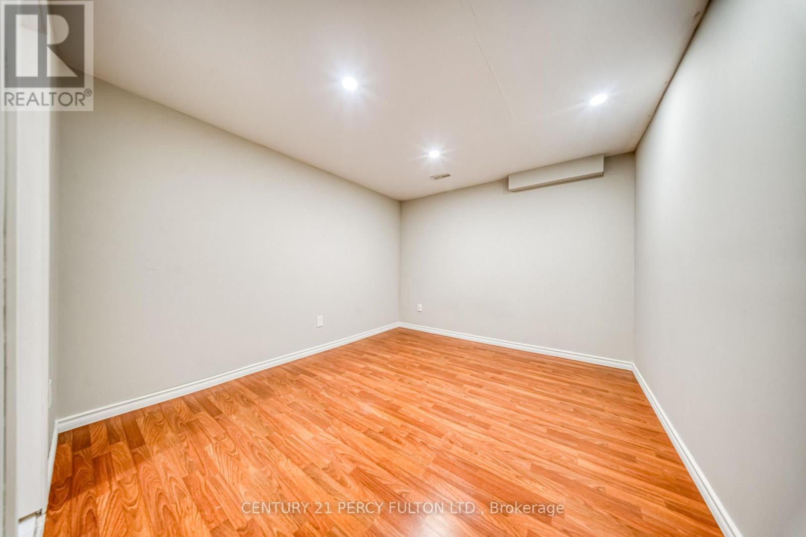 1749 Liatris Drive, Pickering, Ontario  L1X 0B2 - Photo 37 - E13720332
