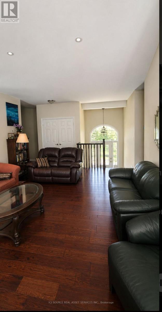 1361 Rimkey Crescent, Severn, Ontario  L3V 0E9 - Photo 4 - S13720294