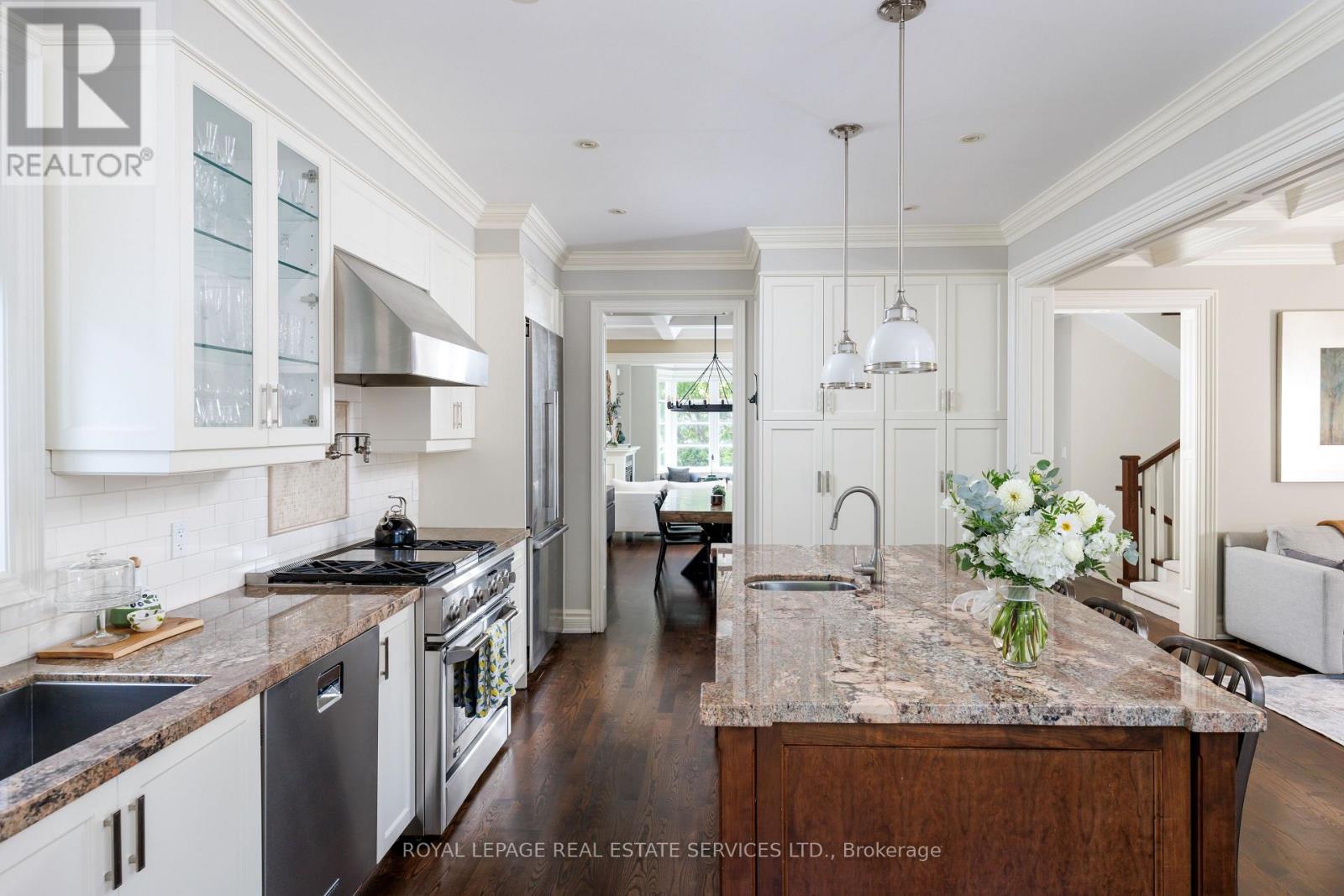 4 Springbrook Gardens, Toronto, Ontario  M8Z 3B3 - Photo 19 - W13720274