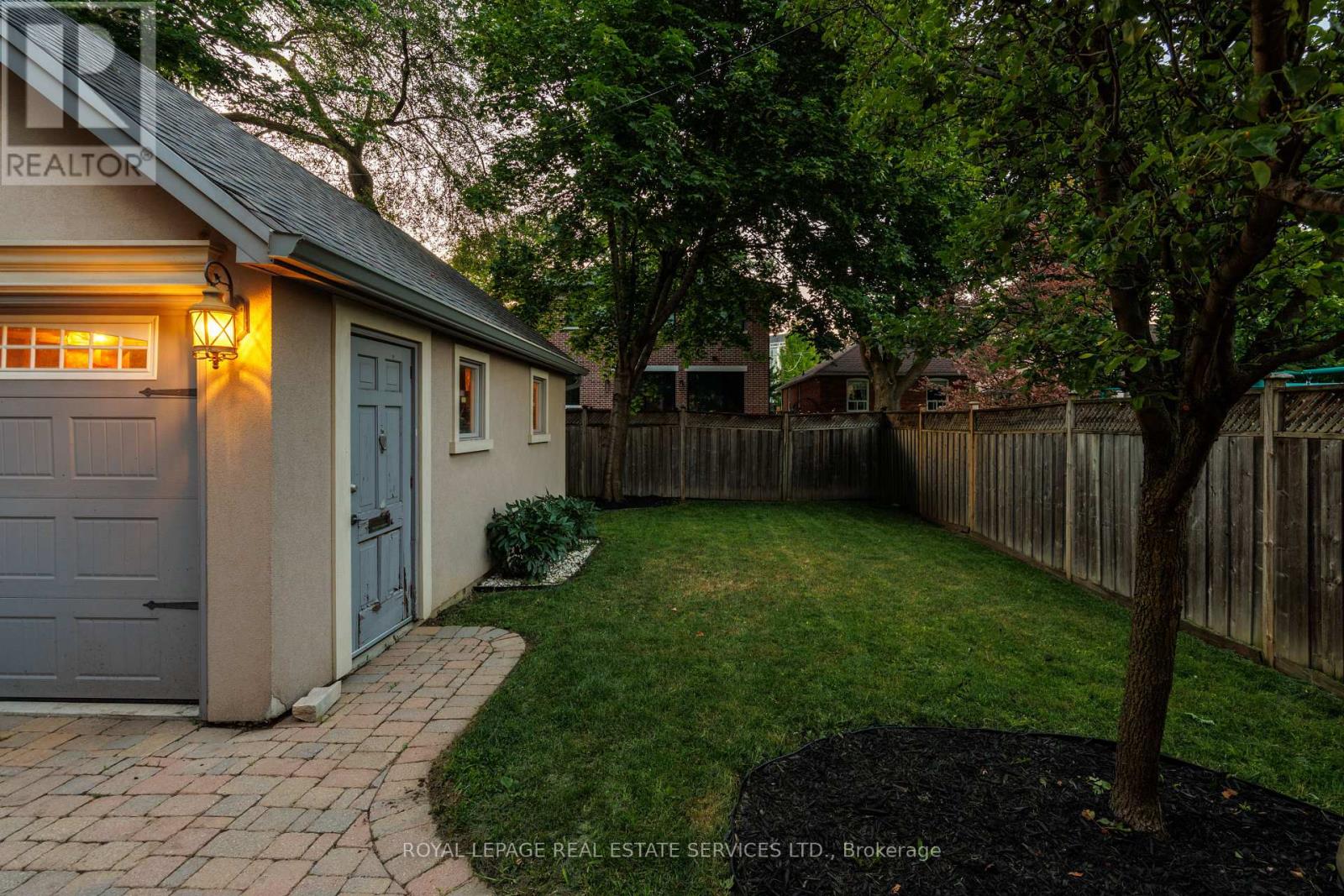 4 Springbrook Gardens, Toronto, Ontario  M8Z 3B3 - Photo 4 - W13720274