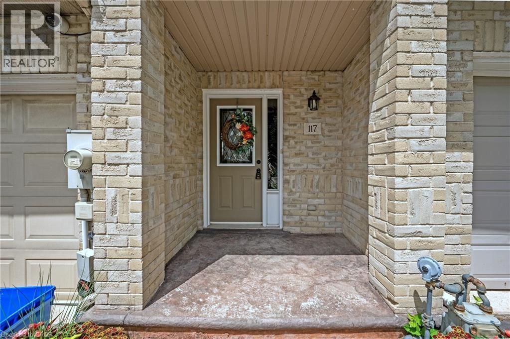 117 Frances Avenue, Stoney Creek, Ontario  L8E 6A3 - Photo 3 - 40850719