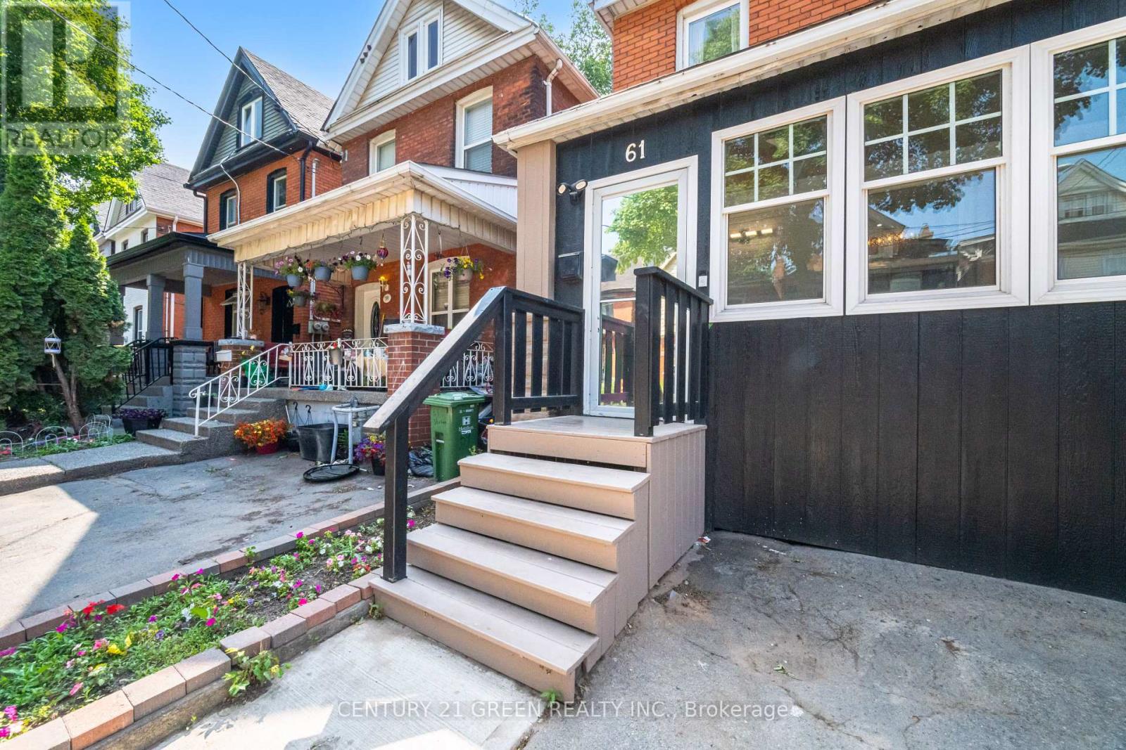 61 Stirton Street, Hamilton, Ontario  L8L 6E7 - Photo 2 - X13720326