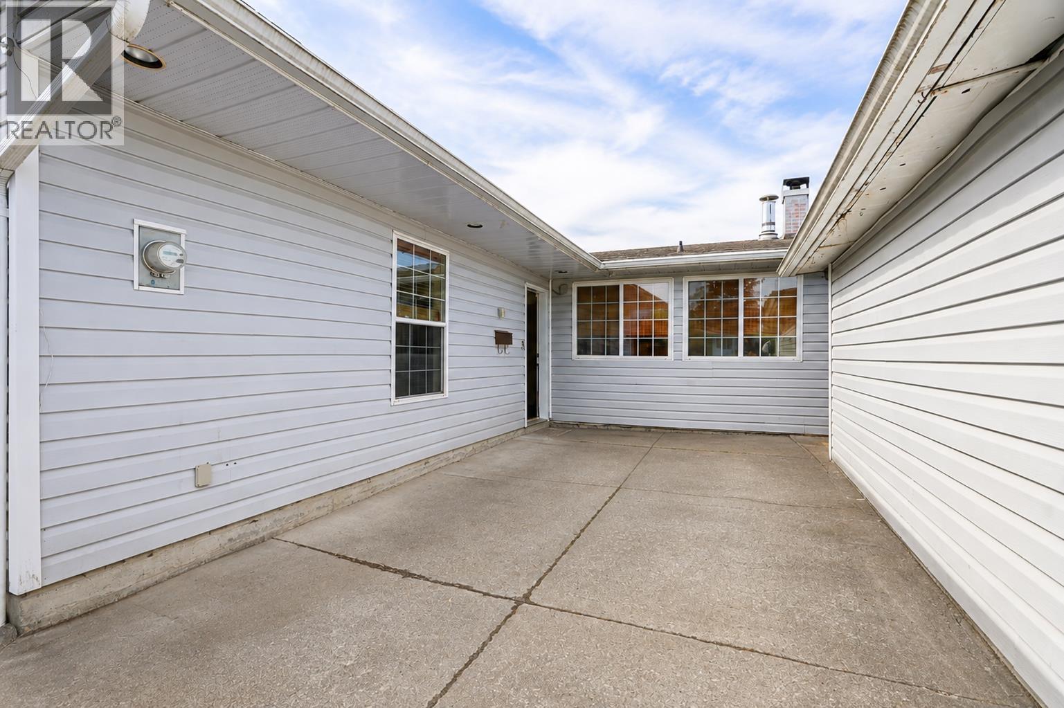 64 Starling Street, Kitimat, British Columbia  V8C 1K5 - Photo 2 - R3159470