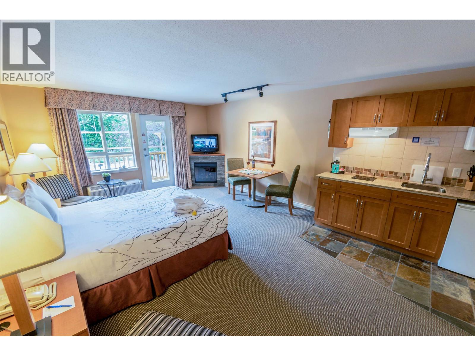 324 1490 Highway 99, Pemberton, British Columbia V0N 2L1 - Photo 4 - R3159543