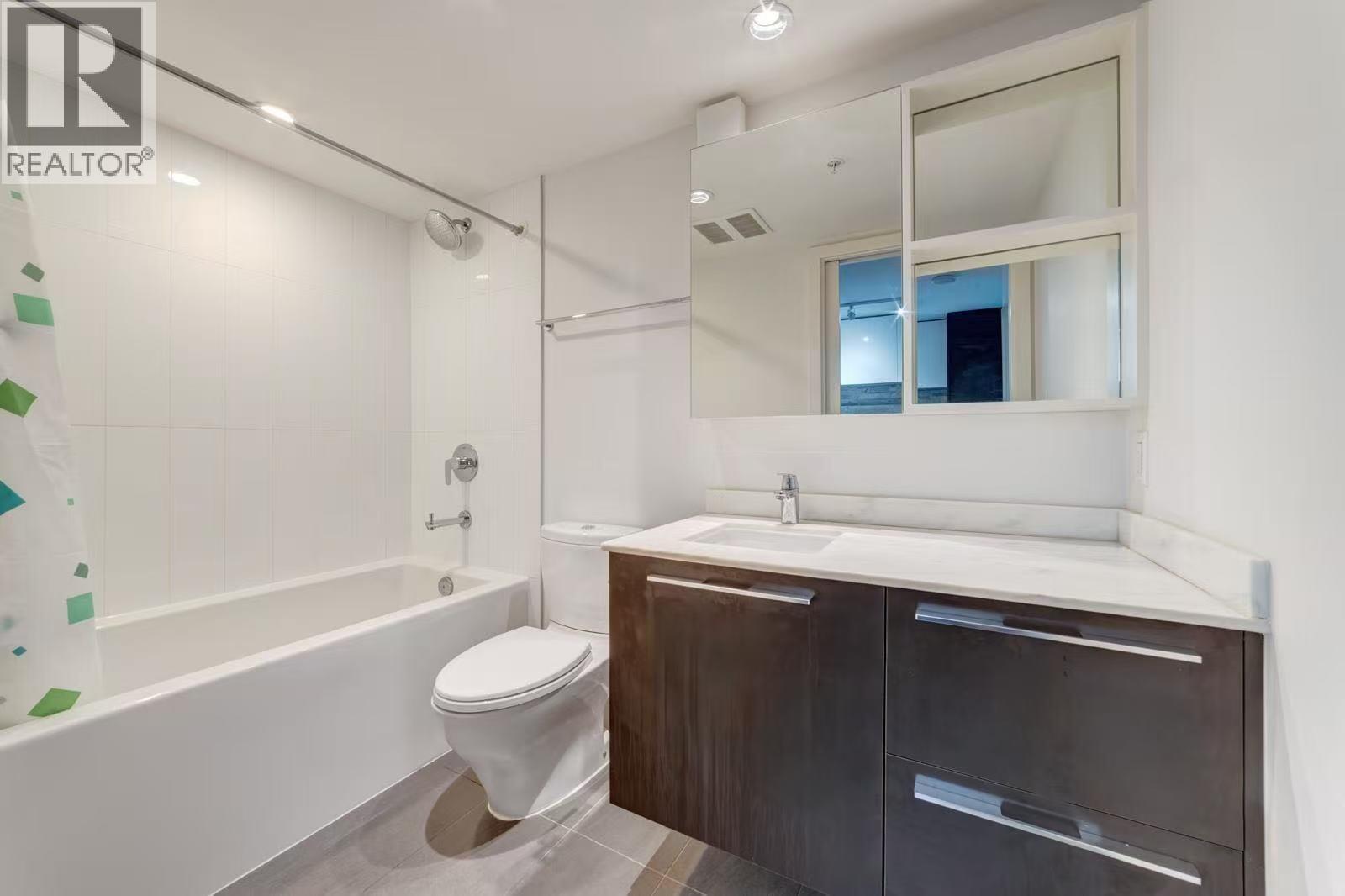 8031 Nunavut Lane, Vancouver, British Columbia V5X 0C9 - Photo 2 - R3159546
