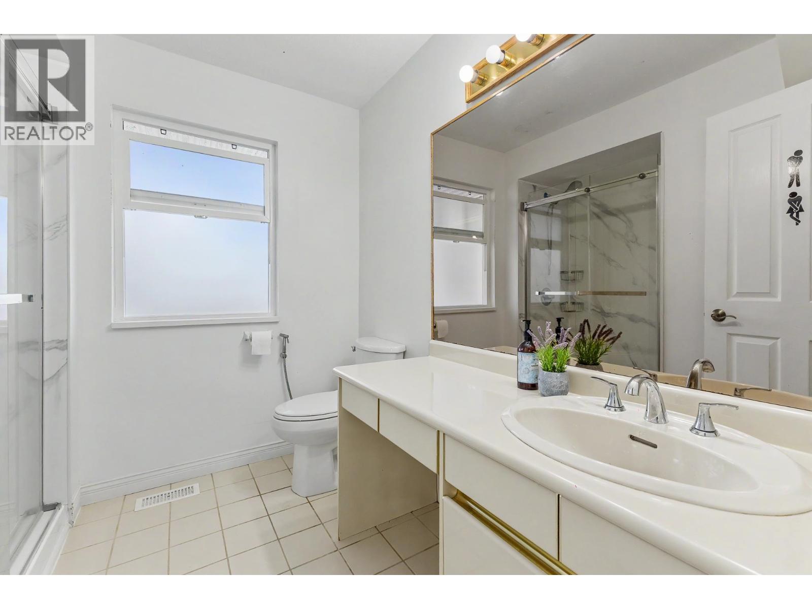 677 Gatensbury Street, Coquitlam, British Columbia V3J 5G9 - Photo 13 - R3159458
