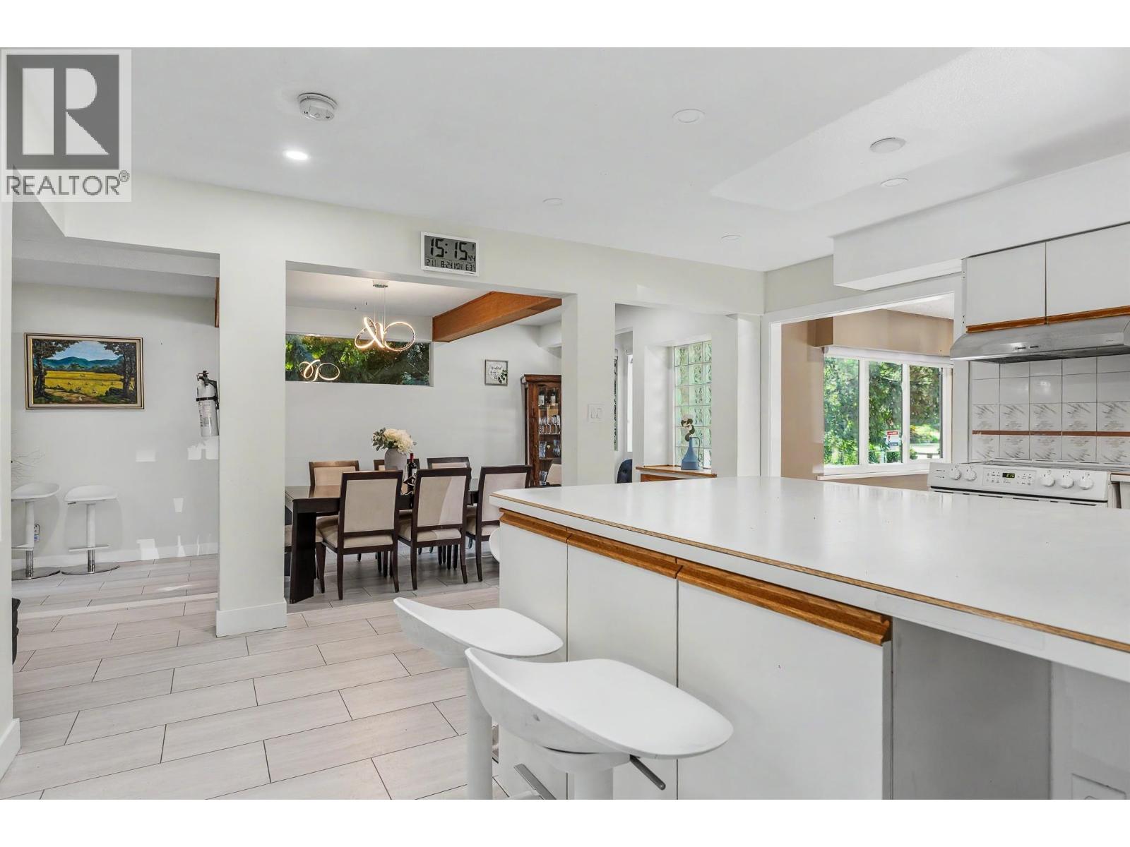 677 Gatensbury Street, Coquitlam, British Columbia V3J 5G9 - Photo 9 - R3159458