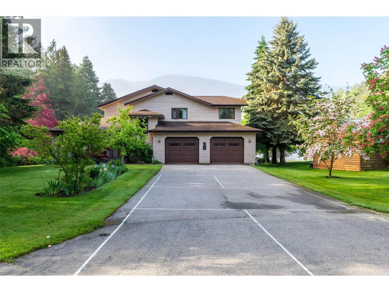 6158 Redfish Road, Nelson, British Columbia  V1L 6M9 - Photo 3 - 10383770