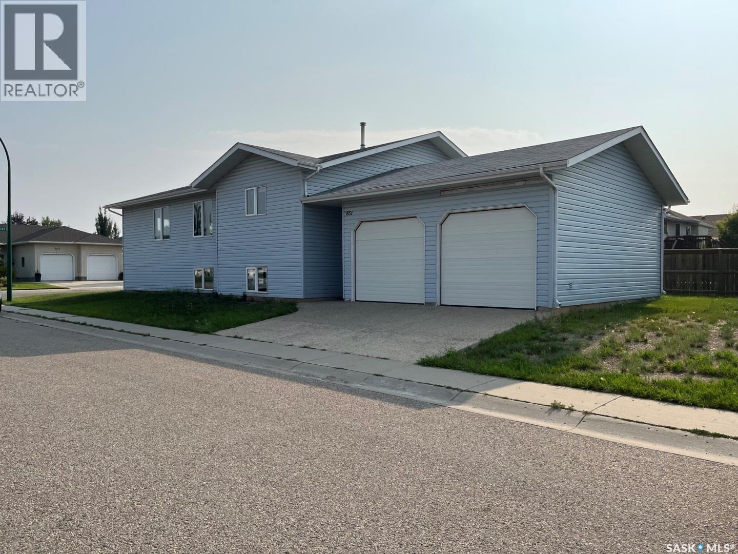 851 Carr Terrace, Saskatoon, Saskatchewan  S7S 1L9 - Photo 2 - SK046876