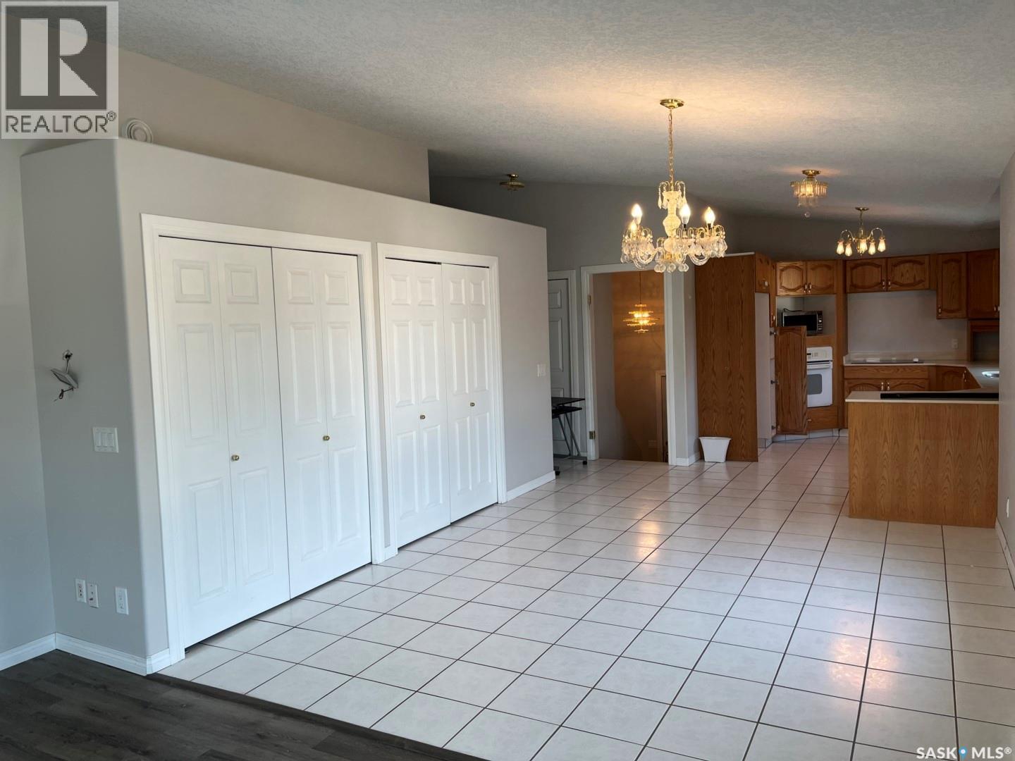 851 Carr Terrace, Saskatoon, Saskatchewan  S7S 1L9 - Photo 5 - SK046876