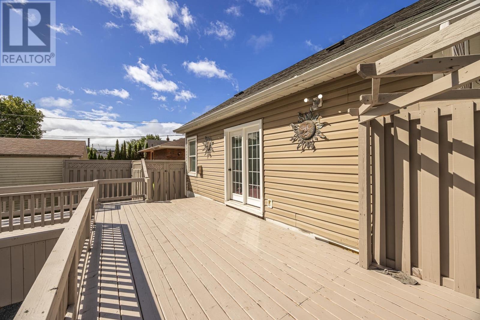 348 First Ave, Sault Ste. Marie, Ontario  P6C 4P1 - Photo 23 - SM262346