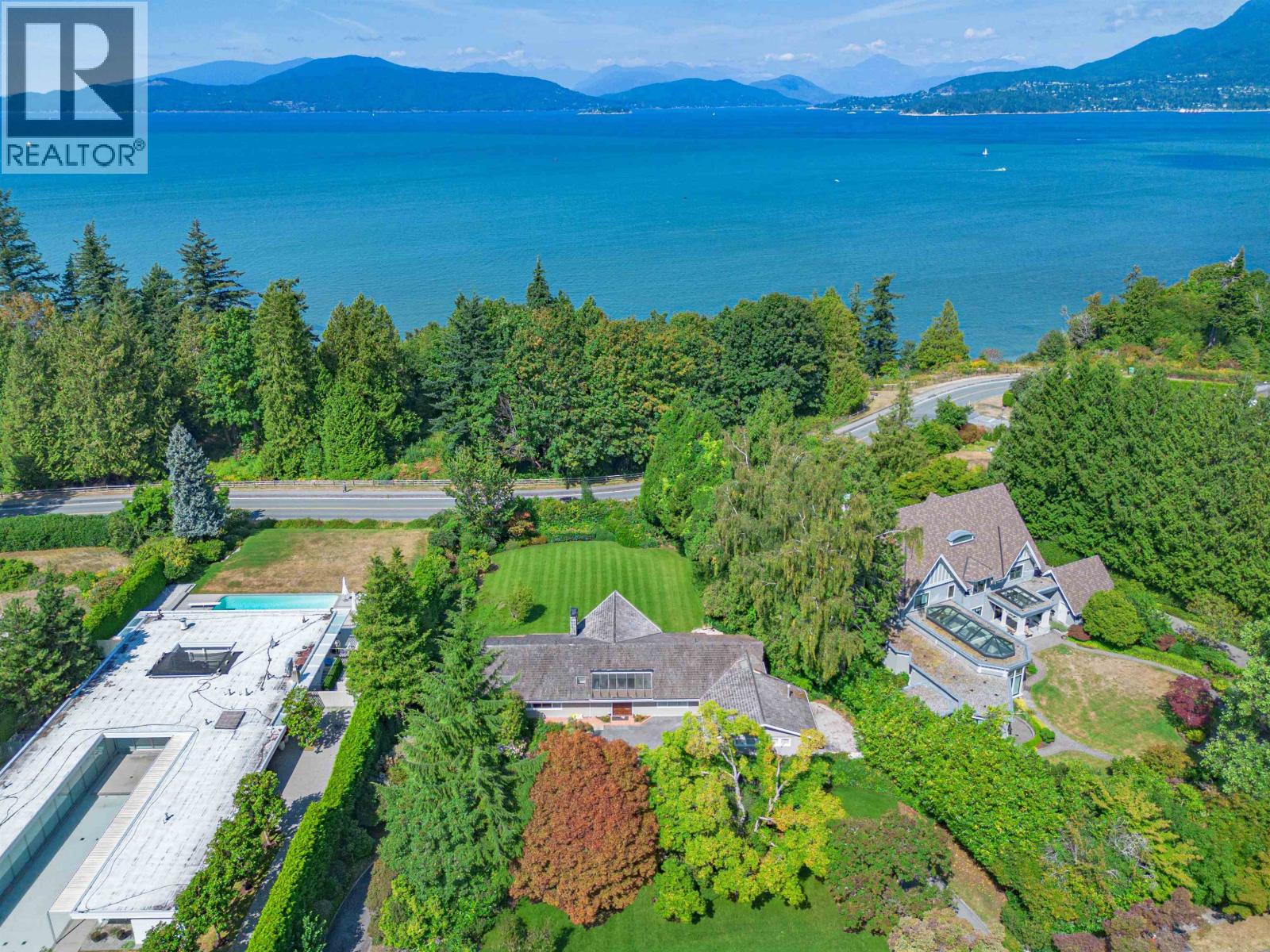 5985 Newton Wynd, Vancouver, British Columbia  V6T 1H8 - Photo 4 - R3159390