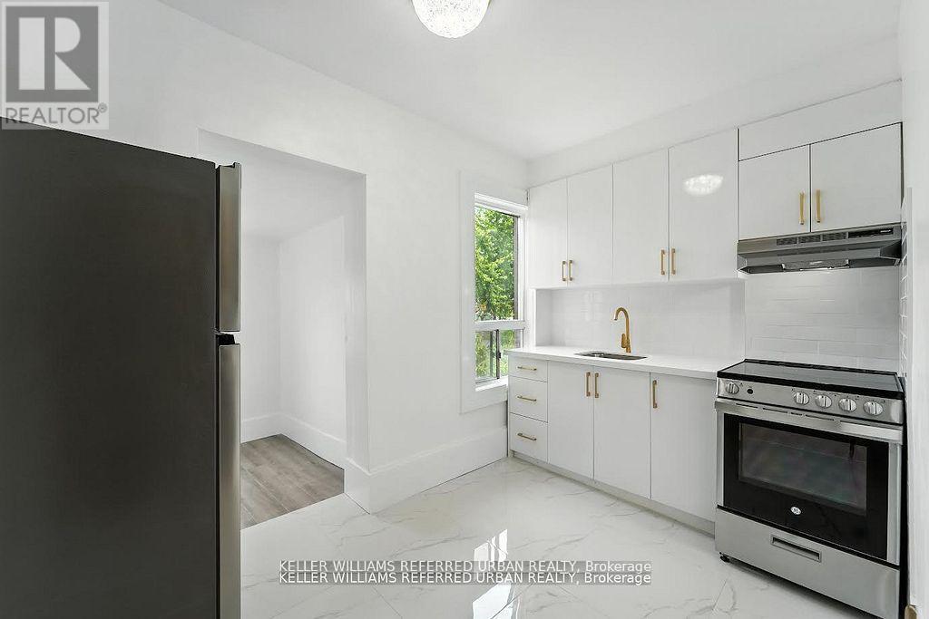 Upper - 1182 Ossington Avenue, Toronto, Ontario  M6G 3W1 - Photo 11 - C13720396