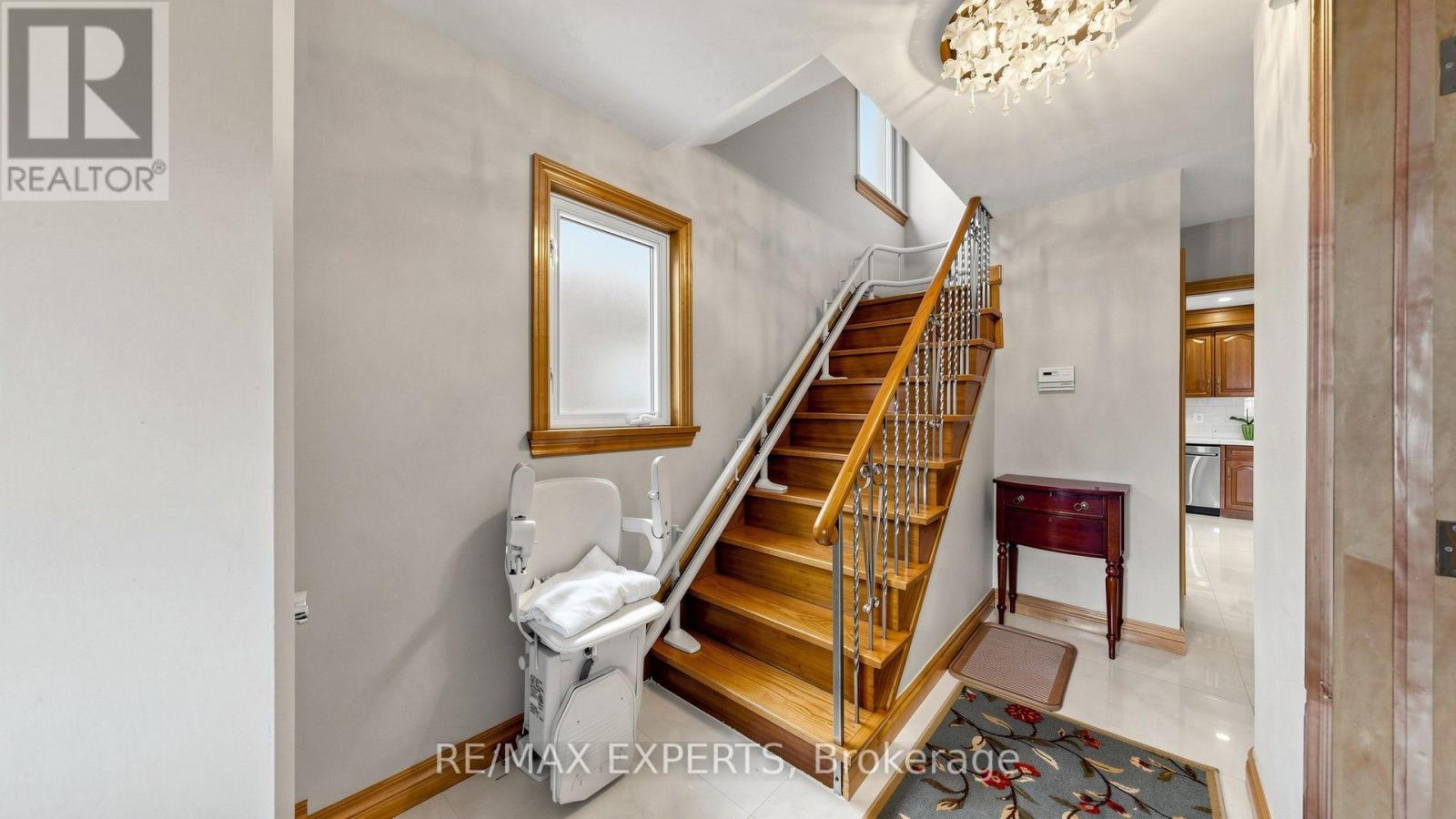 145 Gloucester Grove, Toronto, Ontario  M6C 2A9 - Photo 19 - C13720438