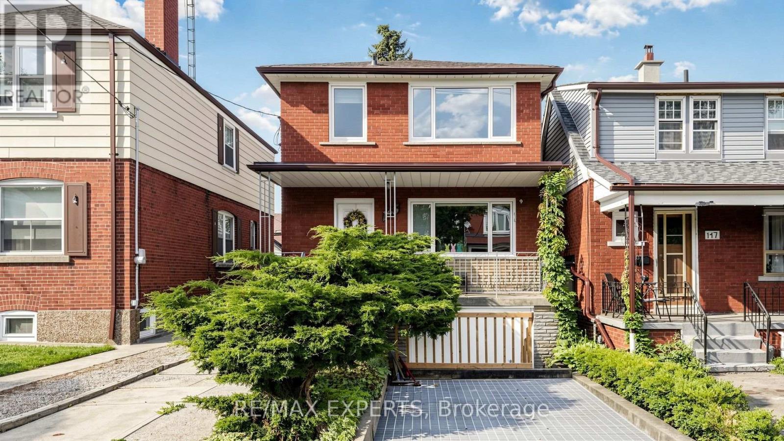 145 Gloucester Grove, Toronto, Ontario  M6C 2A9 - Photo 2 - C13720438