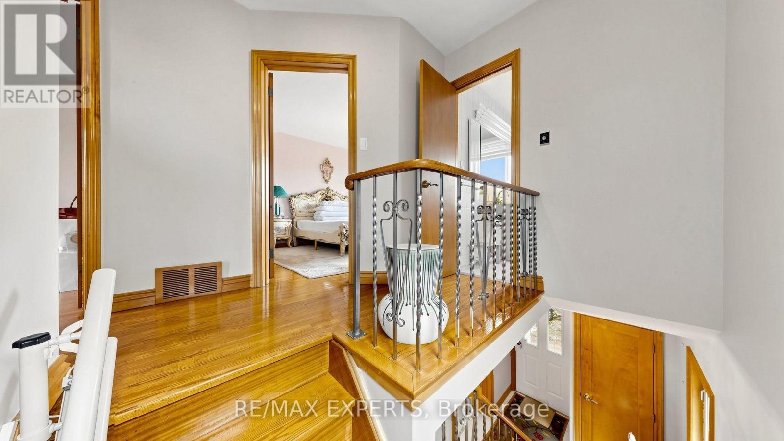 145 Gloucester Grove, Toronto, Ontario  M6C 2A9 - Photo 20 - C13720438