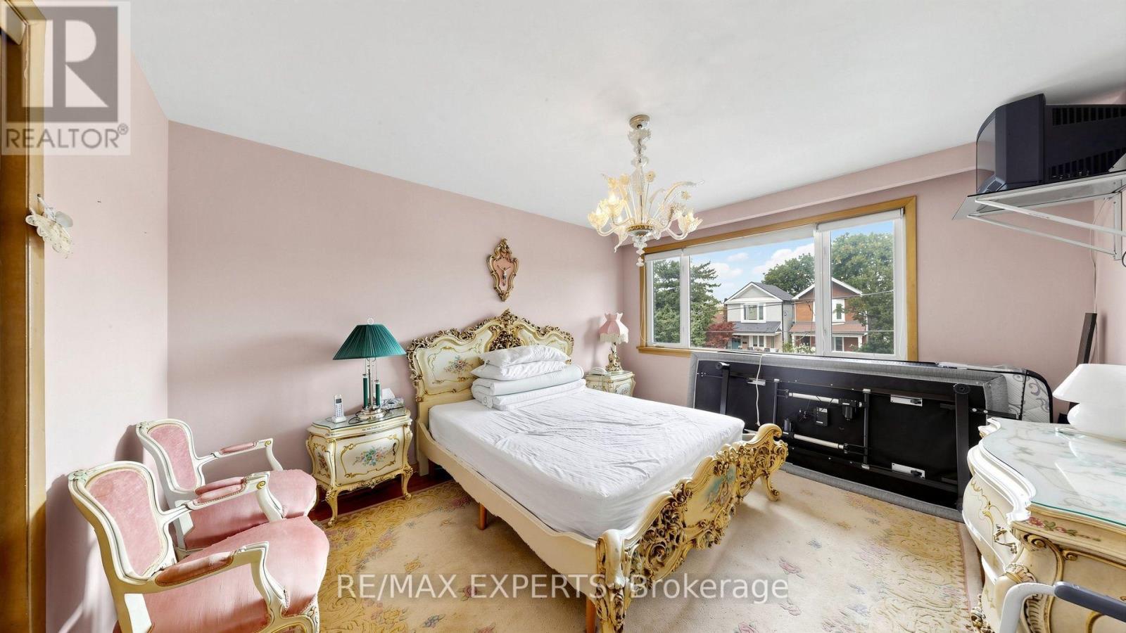 145 Gloucester Grove, Toronto, Ontario  M6C 2A9 - Photo 21 - C13720438
