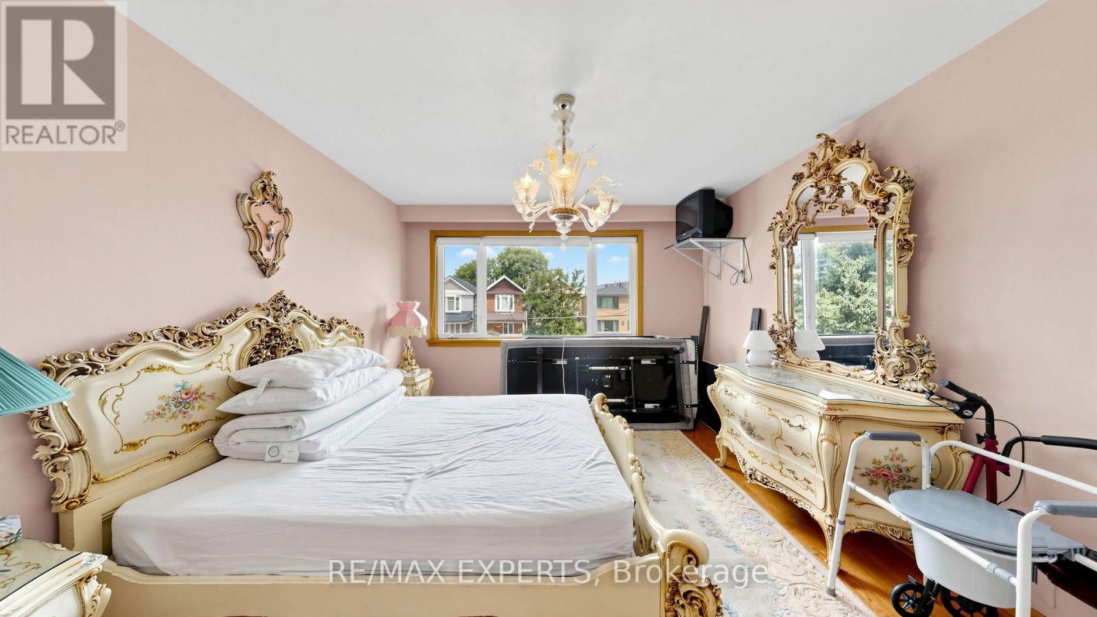 145 Gloucester Grove, Toronto, Ontario  M6C 2A9 - Photo 22 - C13720438
