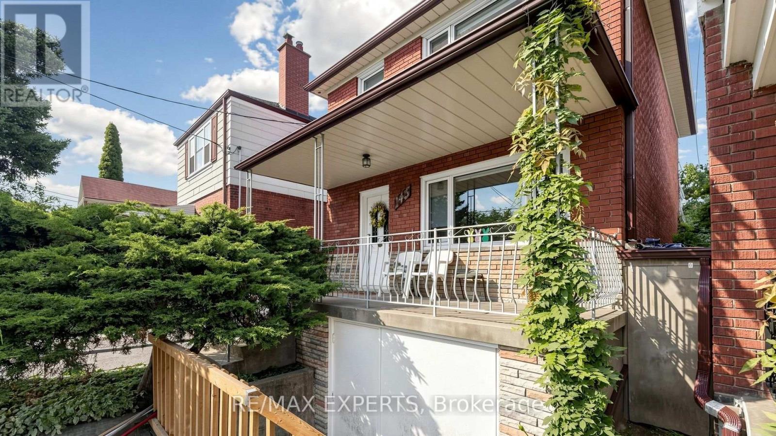 145 Gloucester Grove, Toronto, Ontario  M6C 2A9 - Photo 3 - C13720438