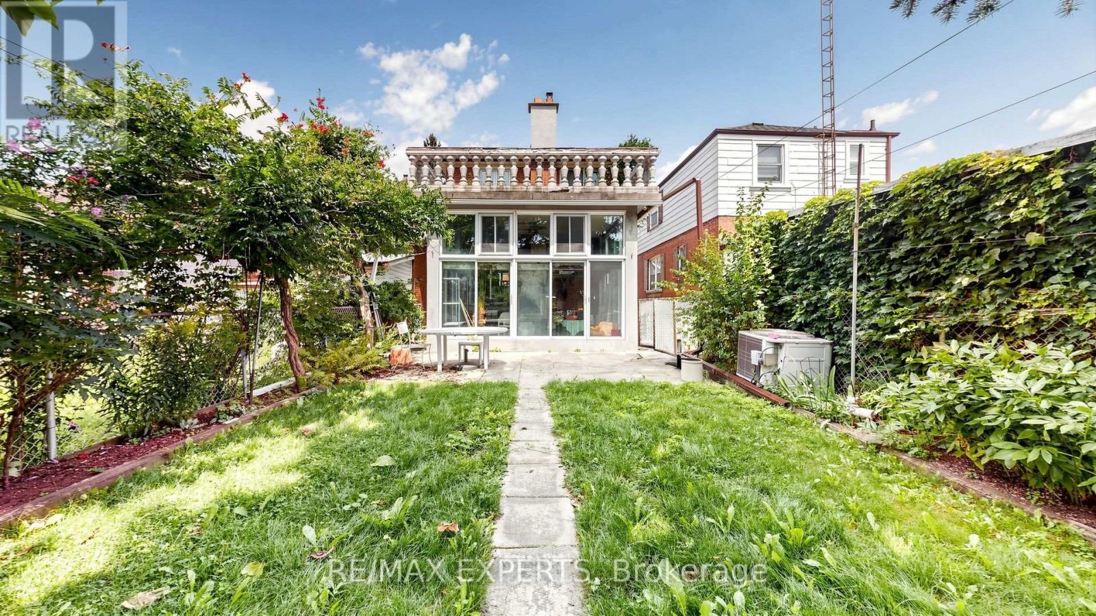 145 Gloucester Grove, Toronto, Ontario  M6C 2A9 - Photo 46 - C13720438