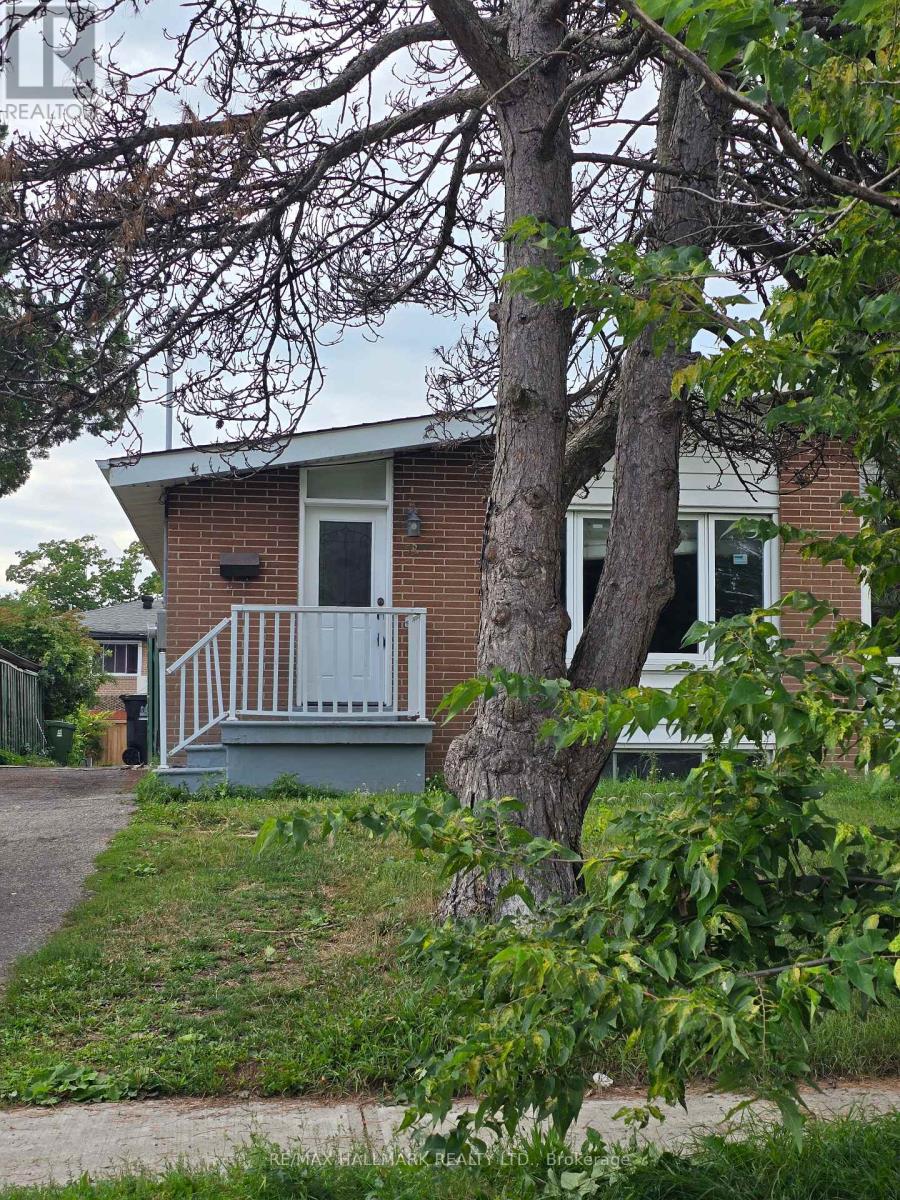 Upper Portion - 53 Billington Crescent, Toronto, Ontario  M3A 2G7 - Photo 2 - C13720454