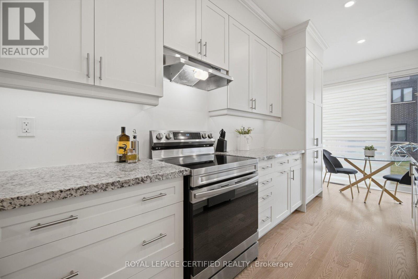 29 Lippa Drive, Caledon, Ontario  L7C 4M3 - Photo 5 - W13720404