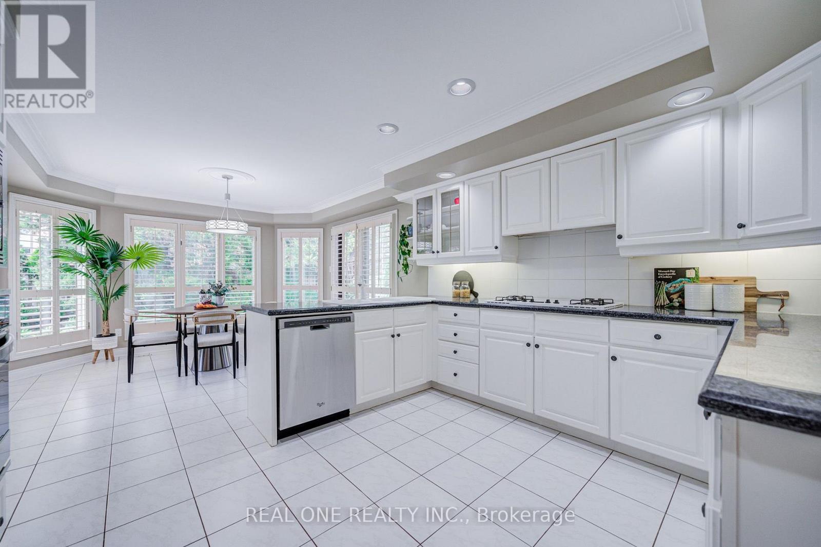 2025 Burbank Drive, Mississauga, Ontario  L5L 2T6 - Photo 33 - W13720412