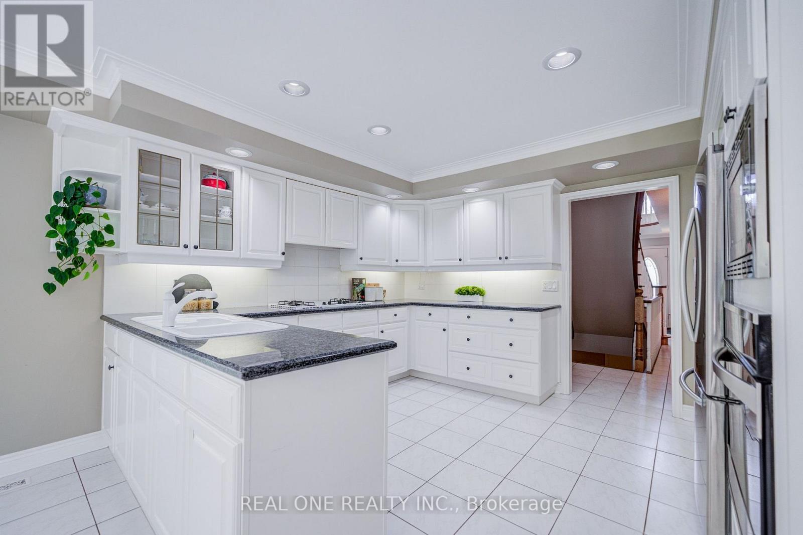 2025 Burbank Drive, Mississauga, Ontario  L5L 2T6 - Photo 35 - W13720412