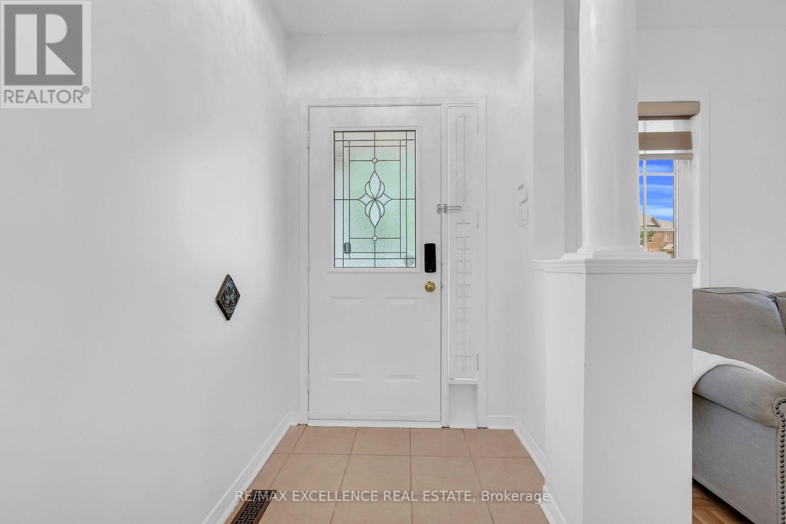 50 Jewel Crescent, Brampton, Ontario  L6R 2P5 - Photo 2 - W13720420