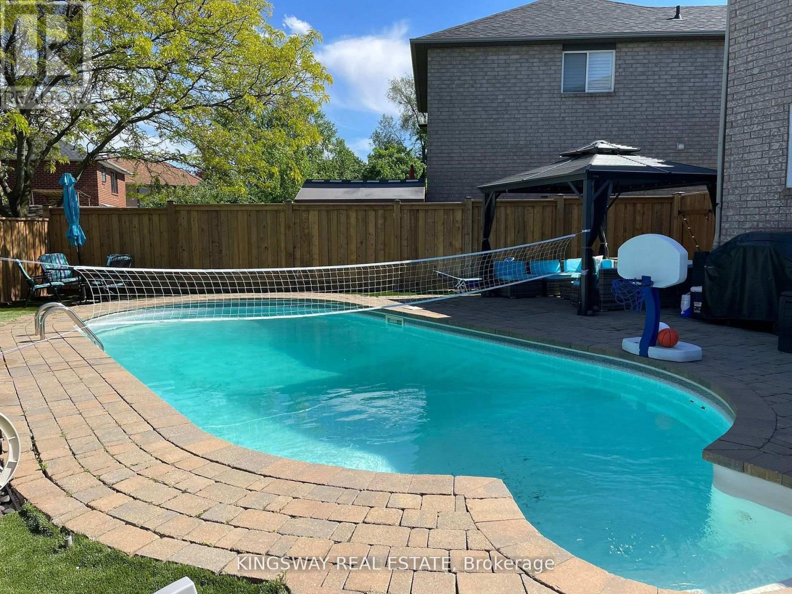 570 ENFIELD ROAD, Burlington, Ontario
