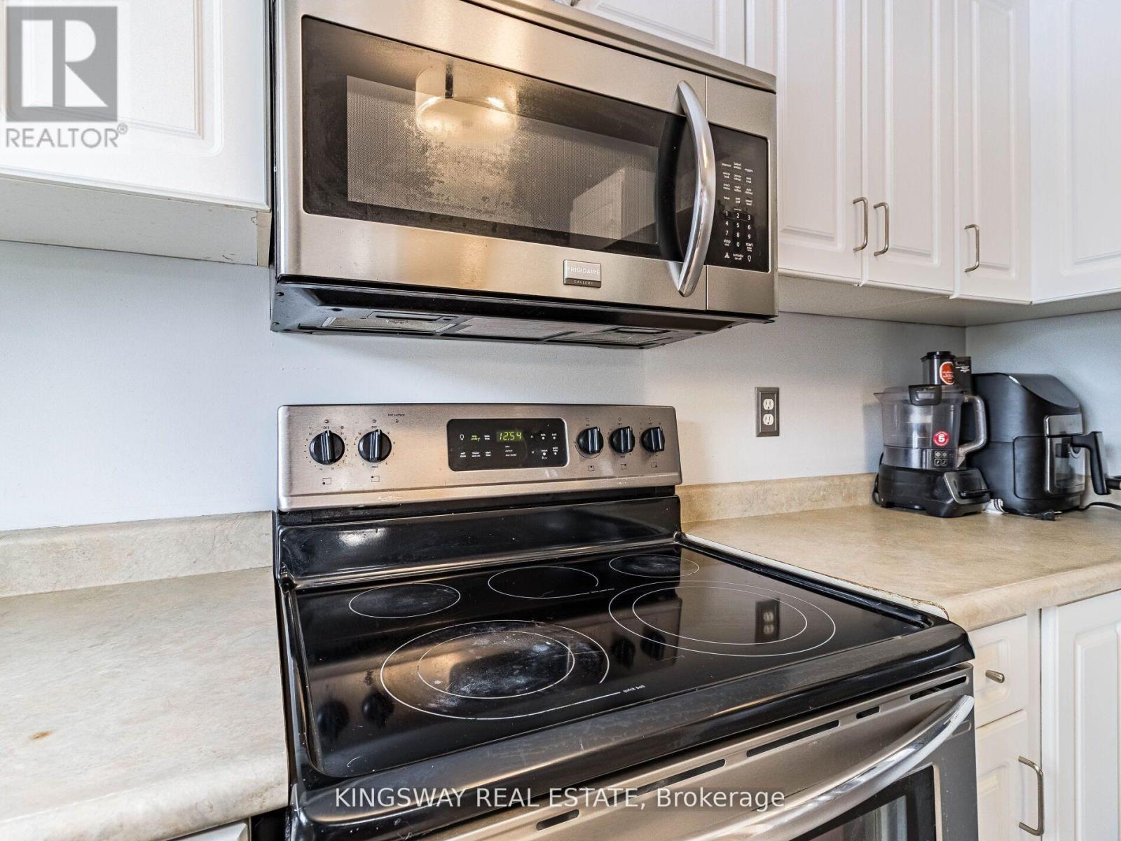 570 Enfield Road, Burlington, Ontario  L7T 2X5 - Photo 16 - W13720474