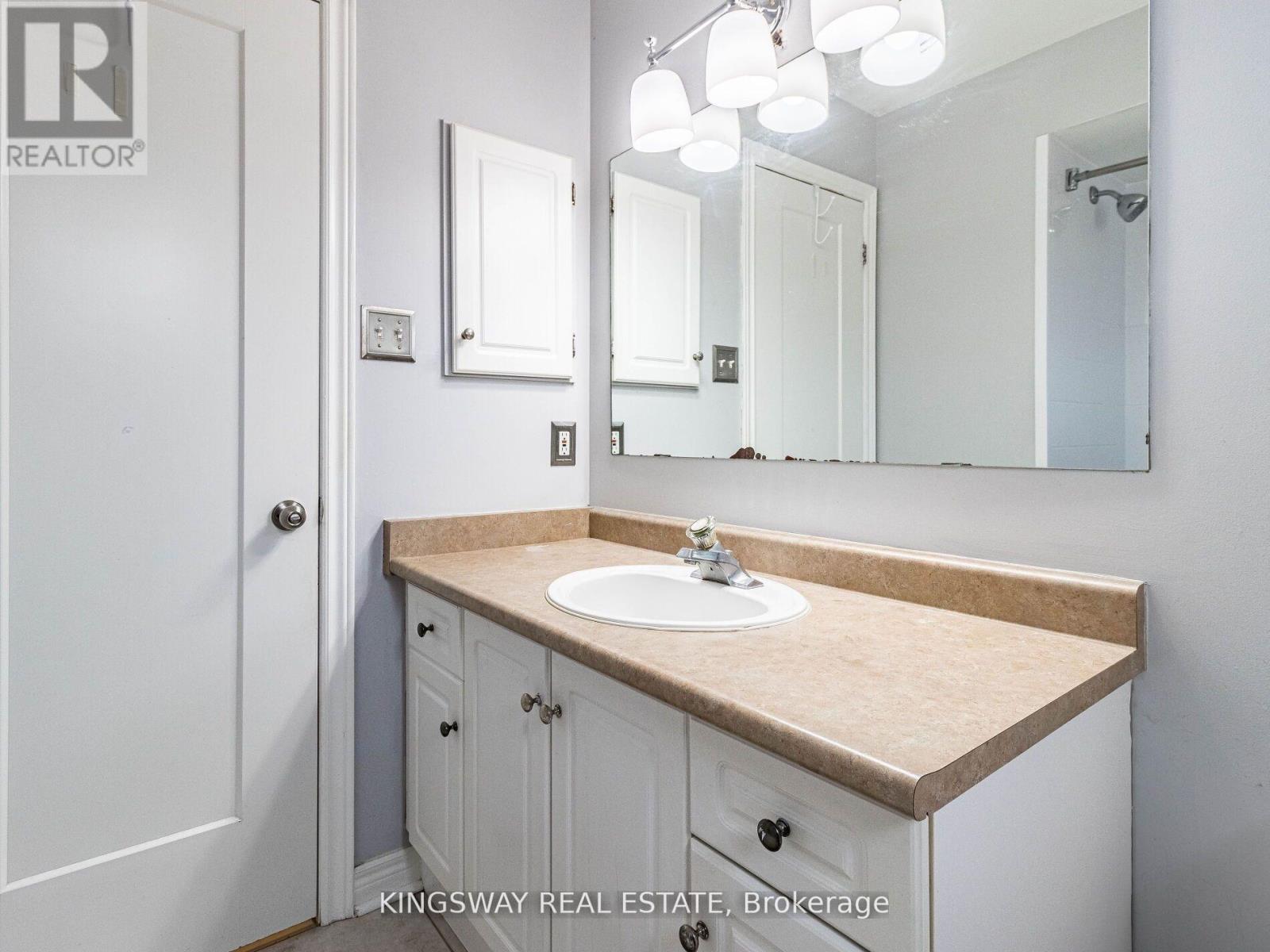 570 Enfield Road, Burlington, Ontario  L7T 2X5 - Photo 29 - W13720474