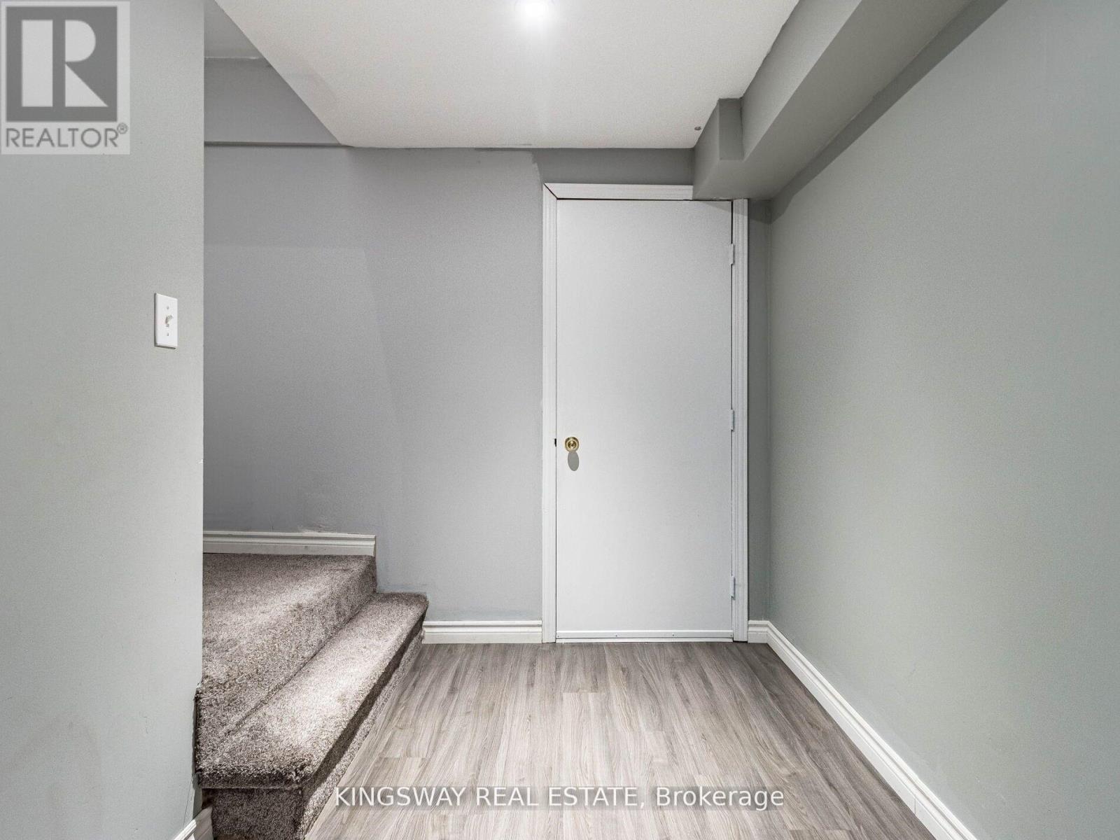 570 Enfield Road, Burlington, Ontario  L7T 2X5 - Photo 30 - W13720474