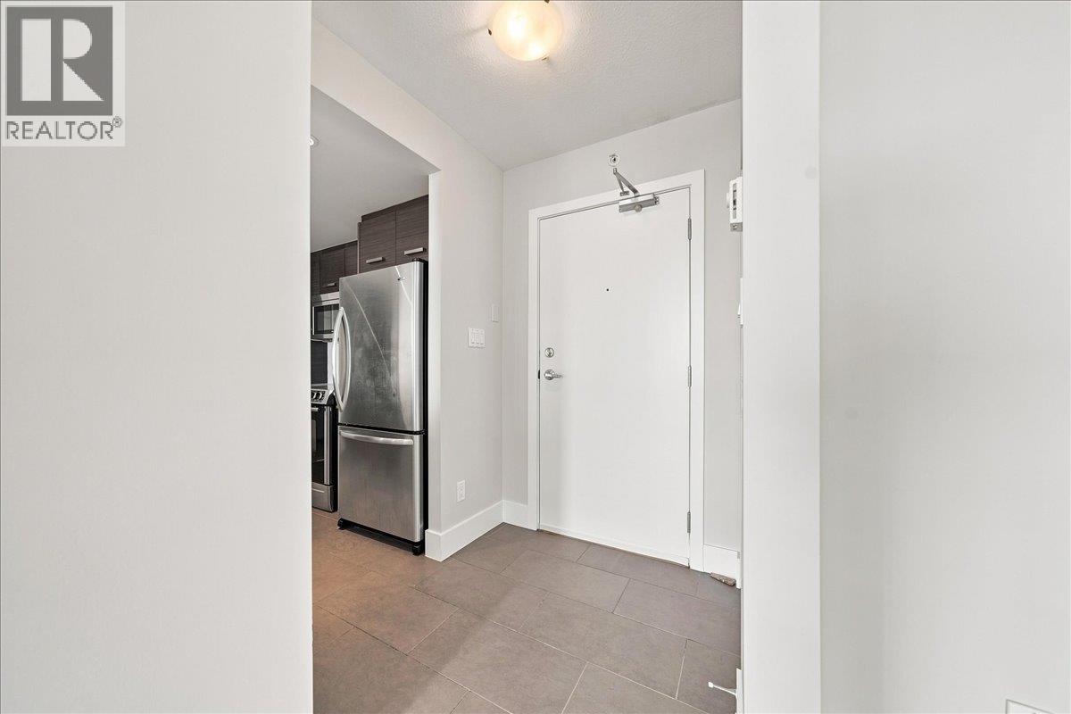 1804 2959 Glen Drive, Coquitlam, British Columbia  V3B 0B8 - Photo 4 - R3158877