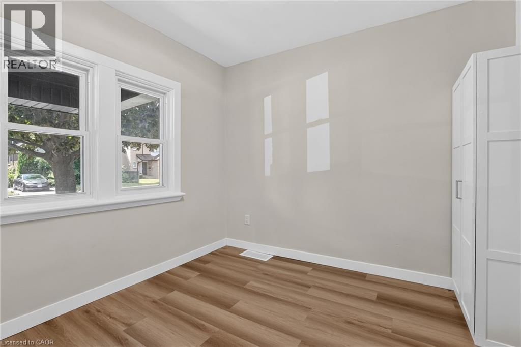 43 E Brucedale Avenue E, Hamilton, Ontario  L9A 1N1 - Photo 13 - 40858982