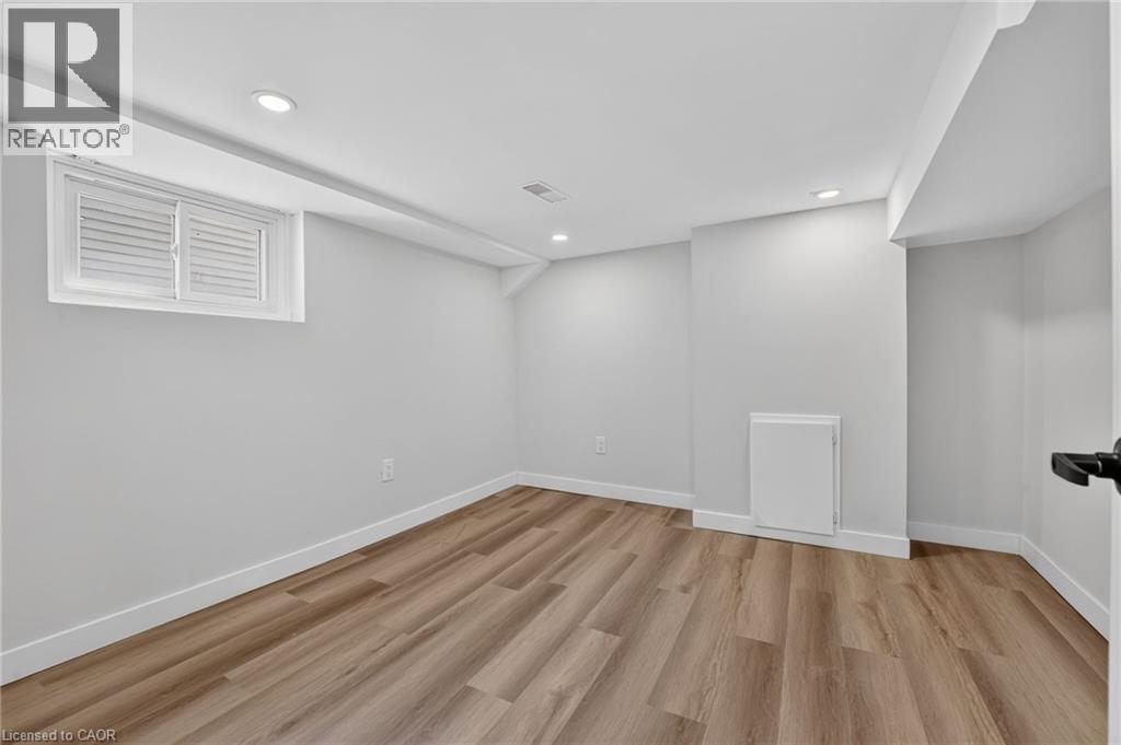 43 E Brucedale Avenue E, Hamilton, Ontario  L9A 1N1 - Photo 38 - 40858982