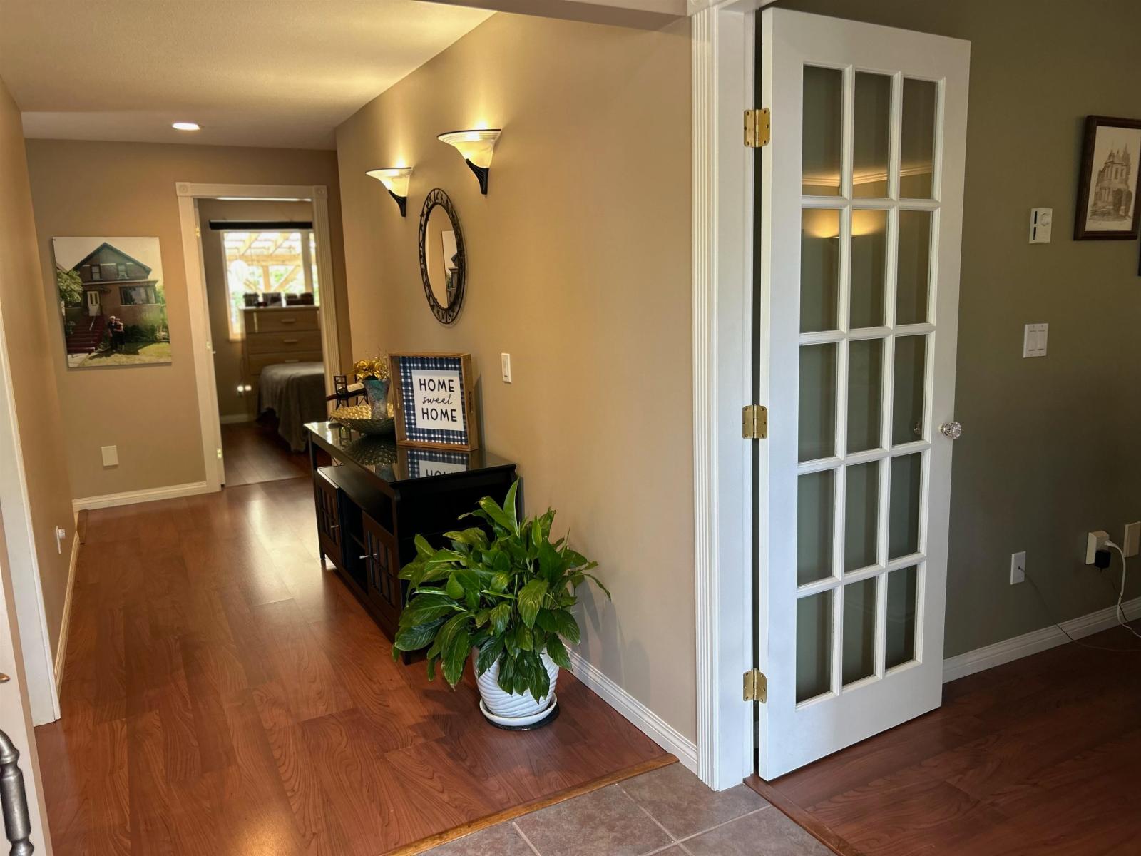 7597 Wren Street, Mission, British Columbia  V2V 3C2 - Photo 4 - R3158922