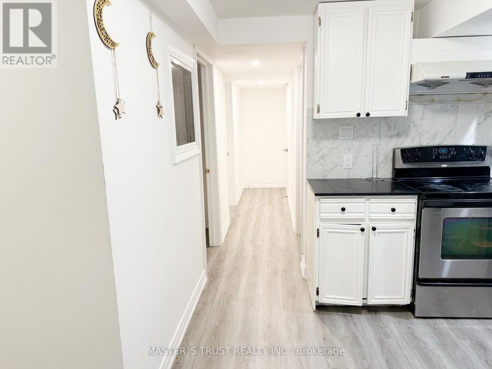 2502 Folkway Drive, Mississauga, Ontario  L5L 2J6 - Photo 16 - W13718346