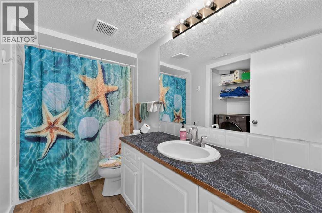 61 Somervale Point SW, Calgary, Alberta  T2Y 3K4 - Photo 25 - A2332638