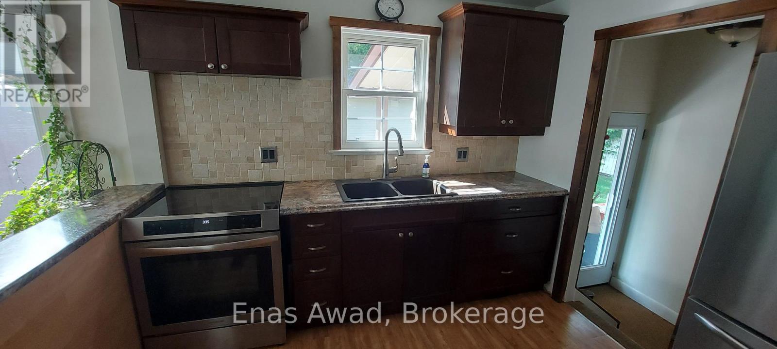 8 Lavallee Crescent, Orillia, Ontario  L3V 2B1 - Photo 4 - S13720482