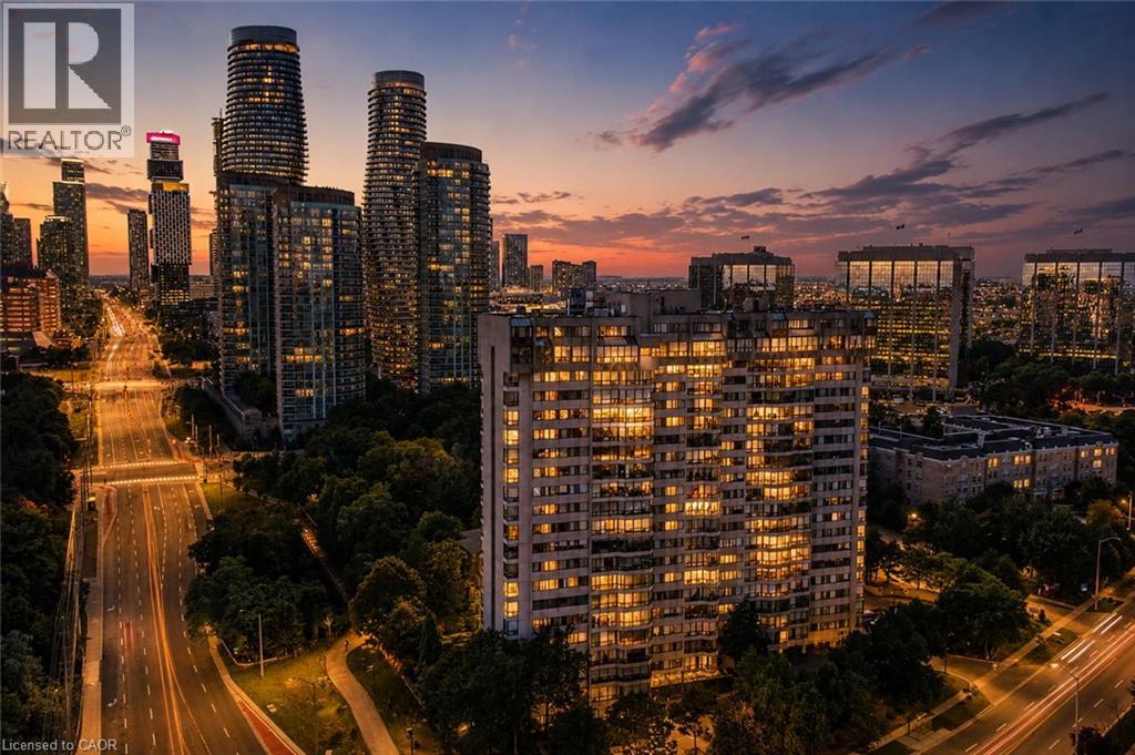 200 ROBERT SPECK Parkway Unit# PH1, Mississauga, Ontario