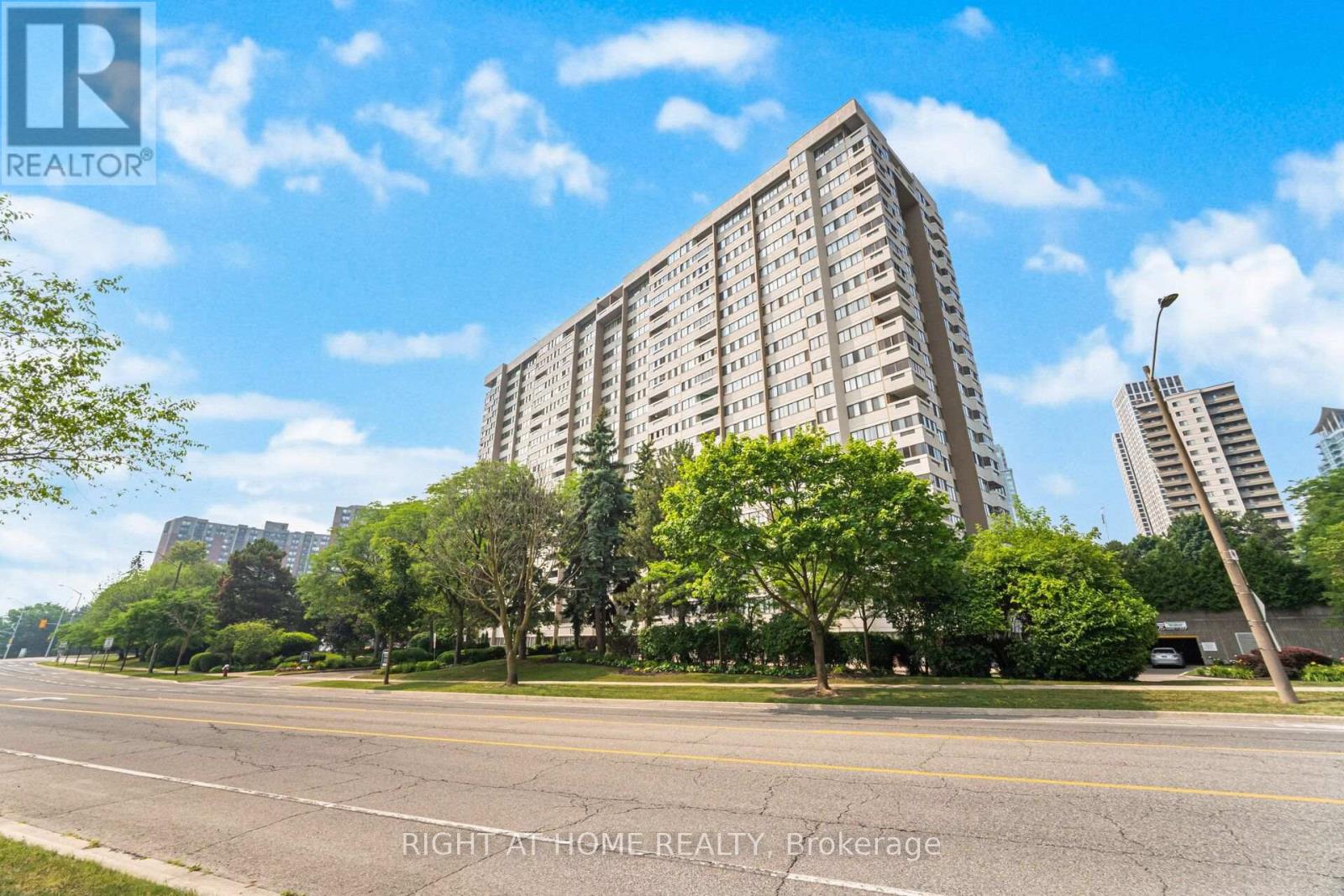 301 - 1580 MISSISSAUGA VALLEY BOULEVARD, Mississauga, Ontario